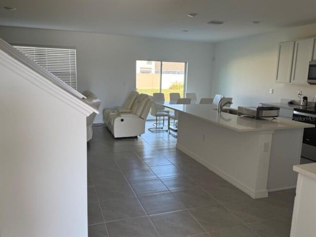 Building Photo - 3440 Ivy Holw Dr