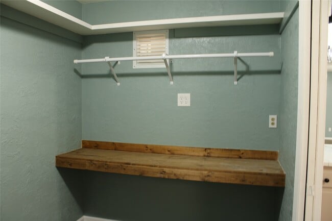 Building Photo - 8203 Wilmerdean St