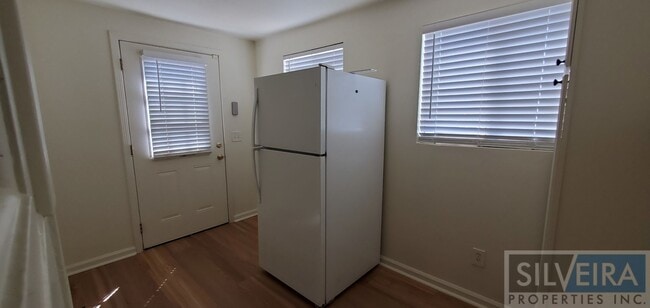 Building Photo - Cozy 2 bedroom 2 Bath Home