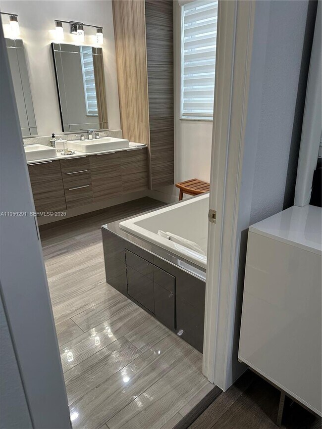 Building Photo - 8548 SW 166th Pl