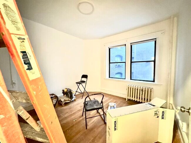 Building Photo - 52 Charlesgate E