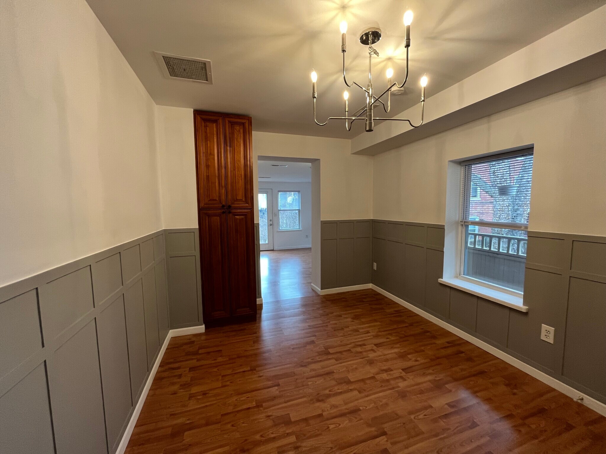 Building Photo - 448 N Queen St