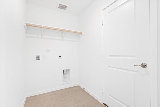 Building Photo - 3 Bedroom/2 Bath Vida Subdivision