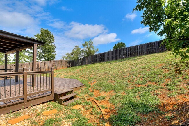 Building Photo - 476 Lory Ln