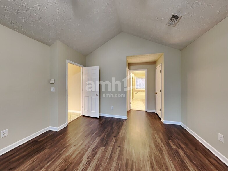 Building Photo - 3270 Hampton Trace Ct