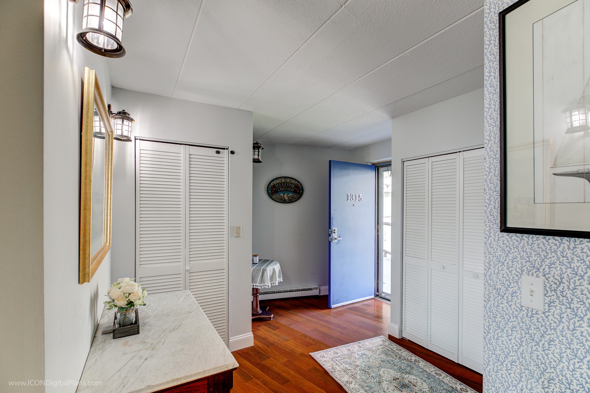 front entry - 1315 Capella S