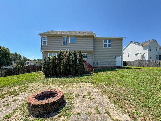 Building Photo - 95 Gloucester Ct