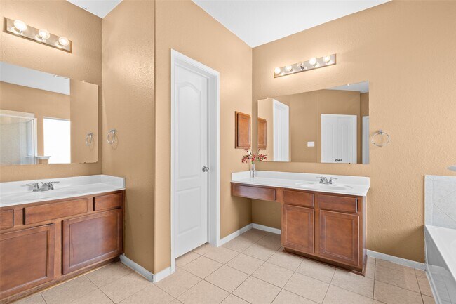 Building Photo - 19731 Dayton Springs Dr