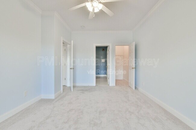 Building Photo - 894 Oak Pointe Dr