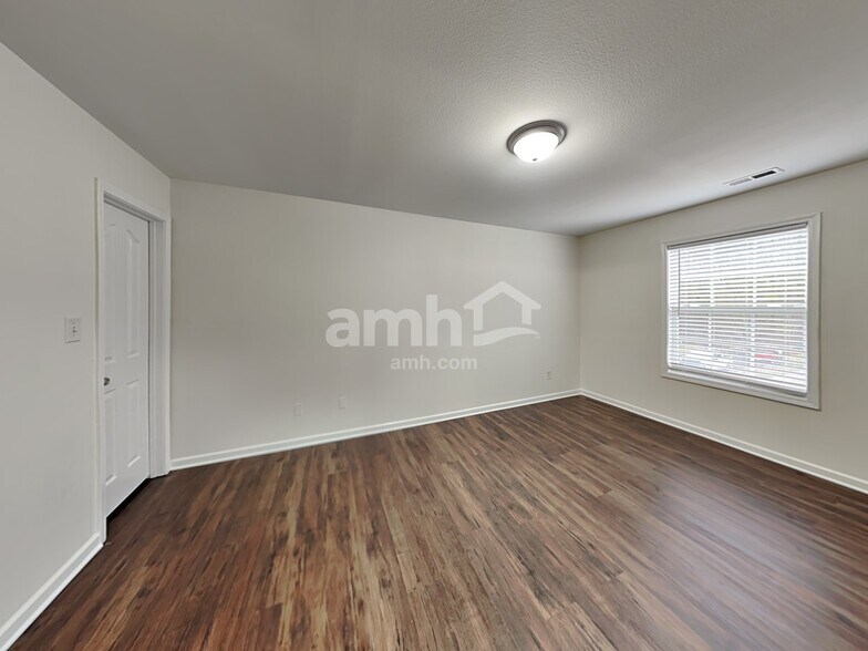 Building Photo - 2604 Oasis Ln