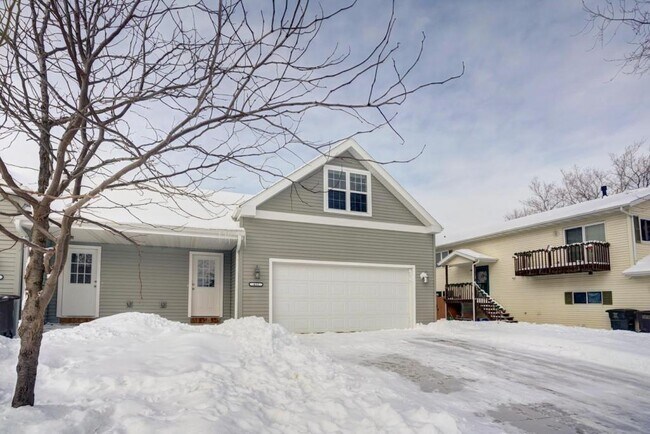 Building Photo - 434 Hanson Rd