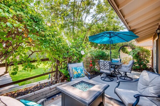 Building Photo - 957 La Bonita Dr