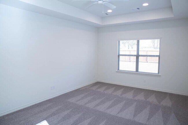 Building Photo - 2925 Gordon Ave
