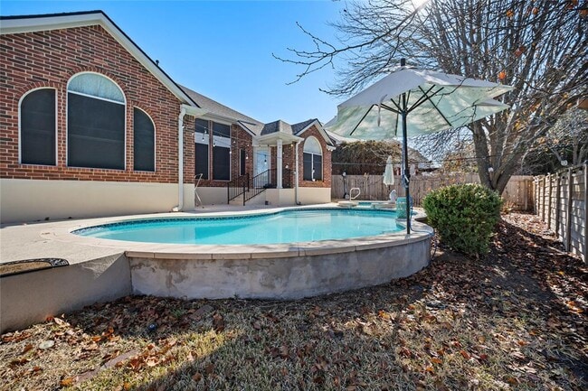 Building Photo - 2112 Bandera Path