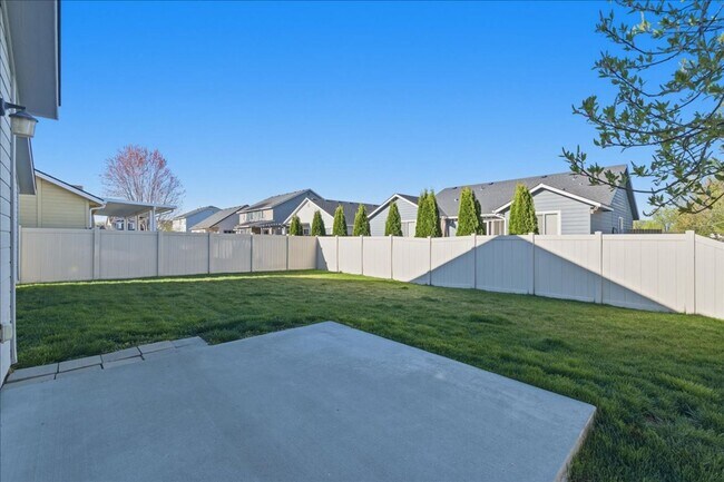 Building Photo - Single Level 3-bedroom 2-bathroom home in SW Boise