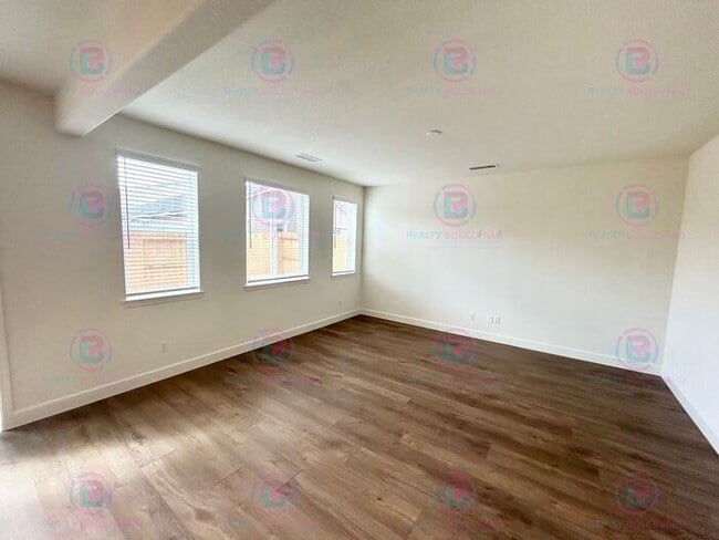 Building Photo - Brand New Home, beautifully designed singl...