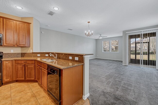 Building Photo - ***TWO WEEKS FREE*** Stylish 3BR Townhome with Garage & Walk-In Closet