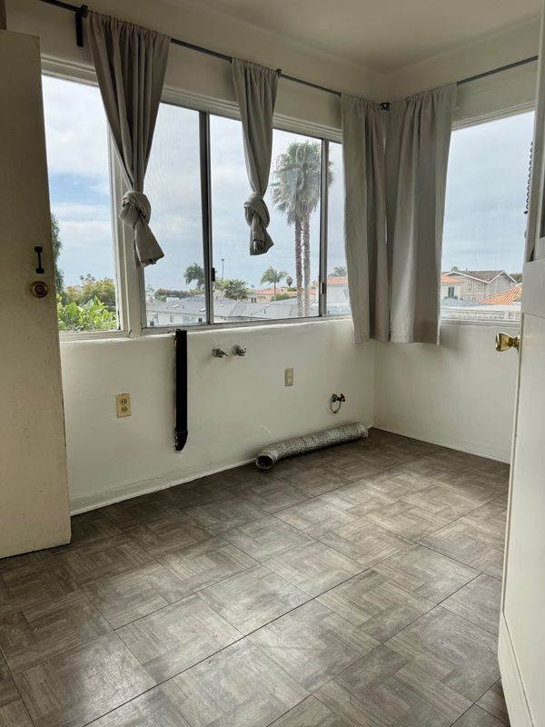 Building Photo - 803 Van Nuys St