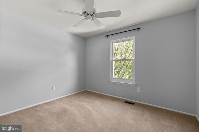 Building Photo - 4706 Bates Dr