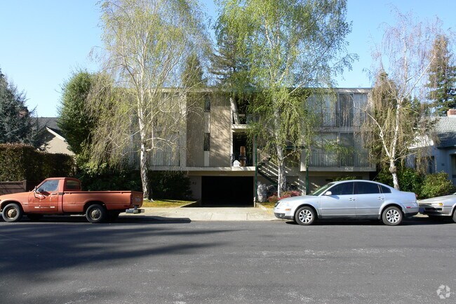 Building Photo - 62 Duane St