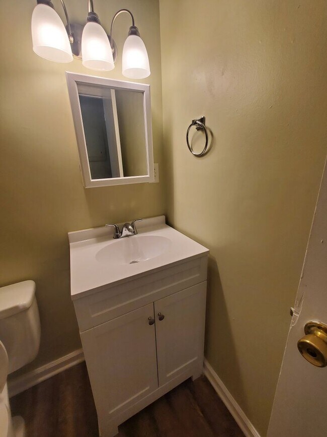 Building Photo - 202 Bertram Pl