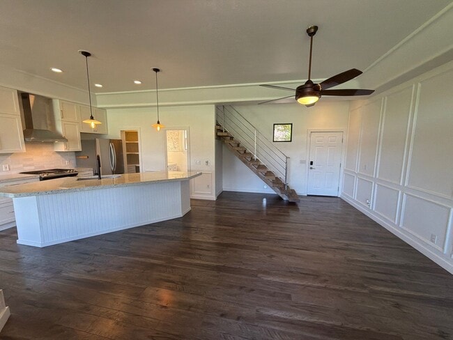 Building Photo - 340 N Country Ln
