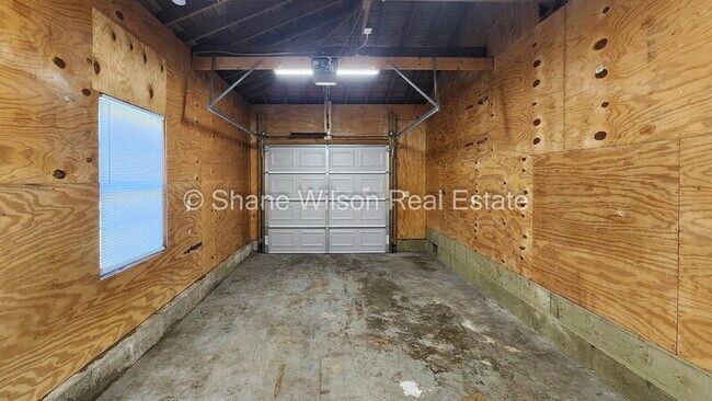 Building Photo - 1005 Mountain View Dr