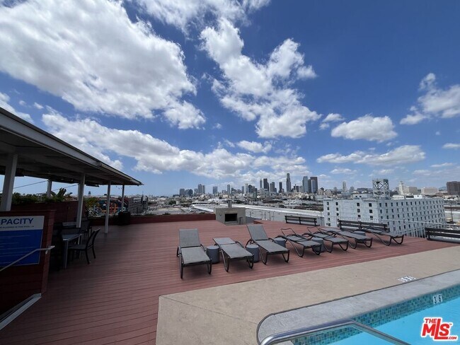 Building Photo - 1855 Industrial St