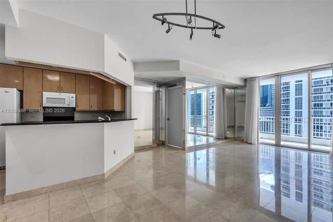 Building Photo - 801 Brickell Key Blvd