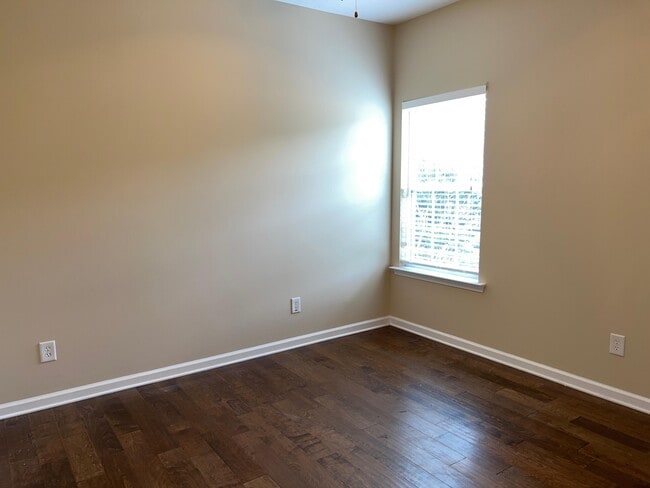 Building Photo - 172 Kline St NW