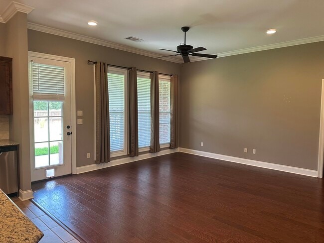 Building Photo - 2212 Alexa Ln