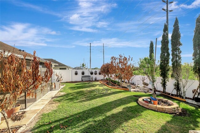 Building Photo - 3929 Washburn Pl