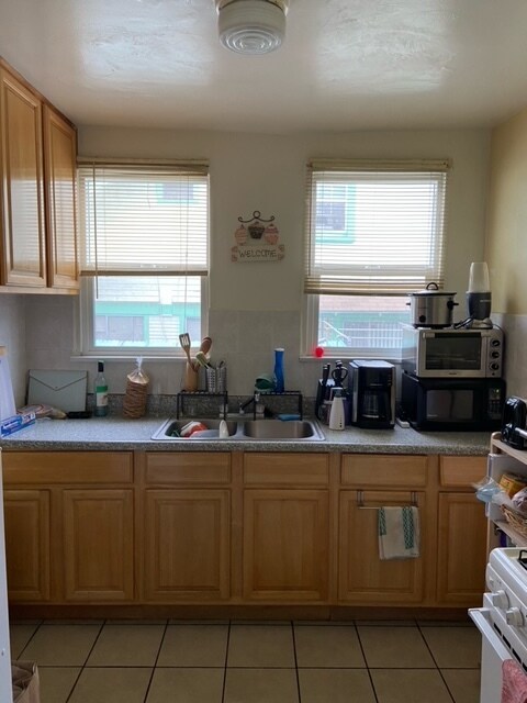 kitchen - 1707 Park Ave