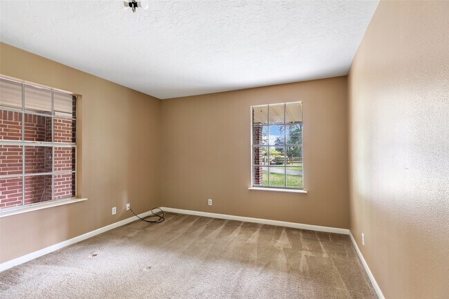 Building Photo - 27311 Kingport Dr