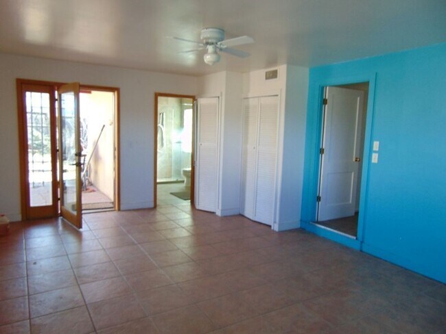 Building Photo - 123 Sombrio Dr