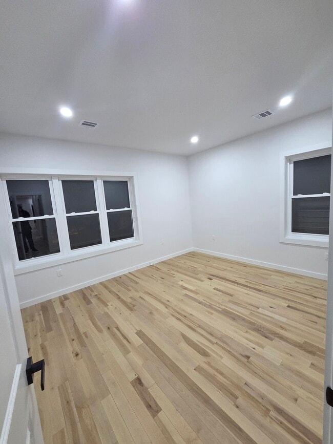 Building Photo - 15 Voorhees St