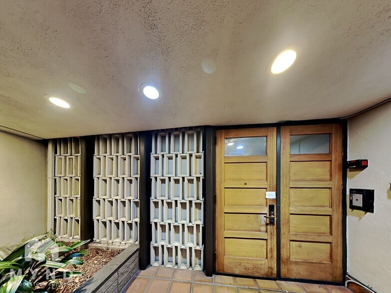 Building Photo - 360 Vernon St