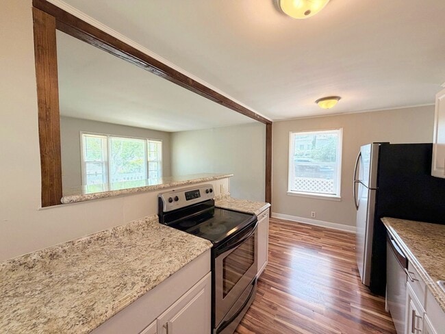Building Photo - Move-In Ready 3BR Rental with Spacious Yard & Deck