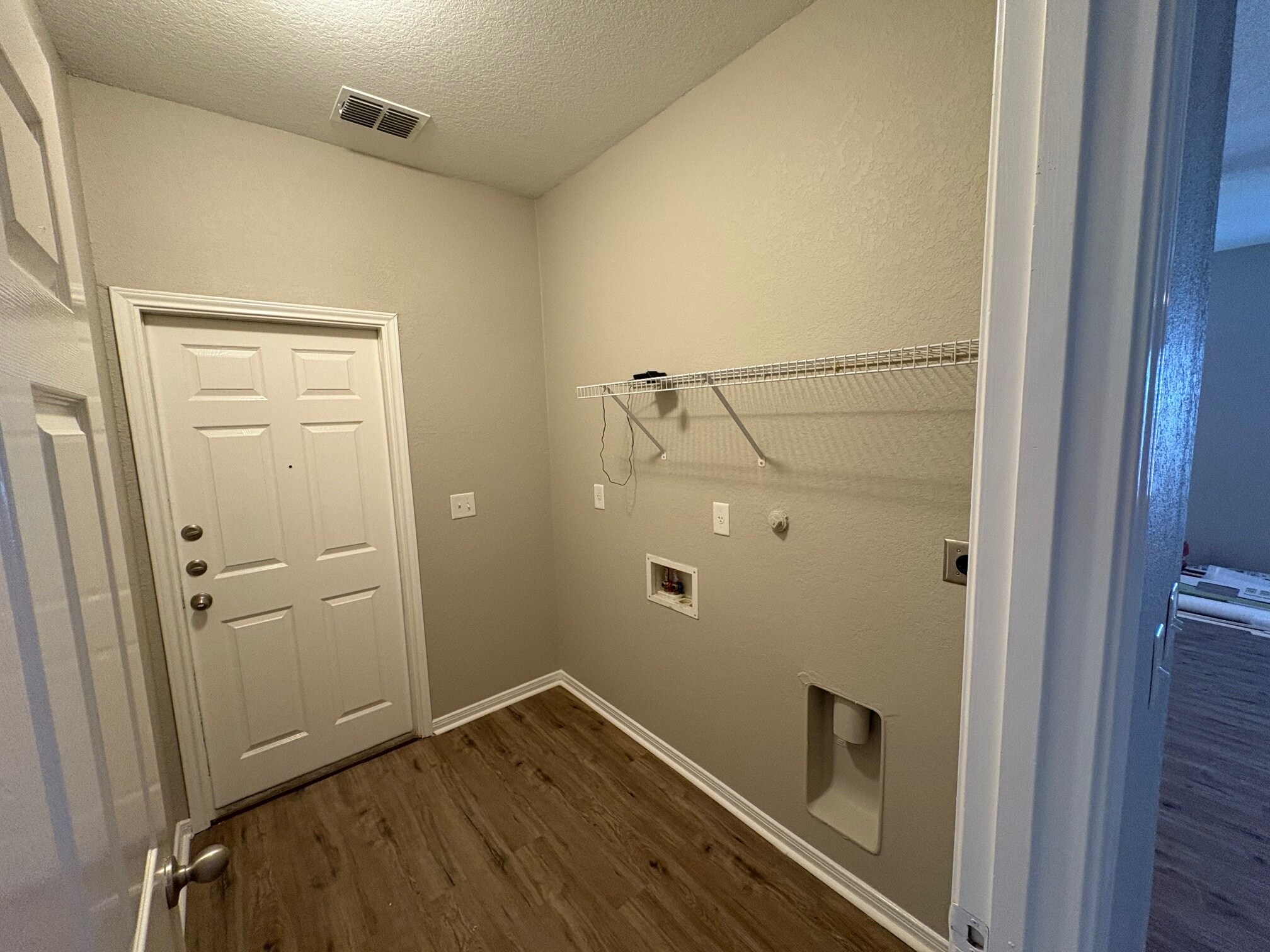 Laundry - 3960 Wensledale Dr