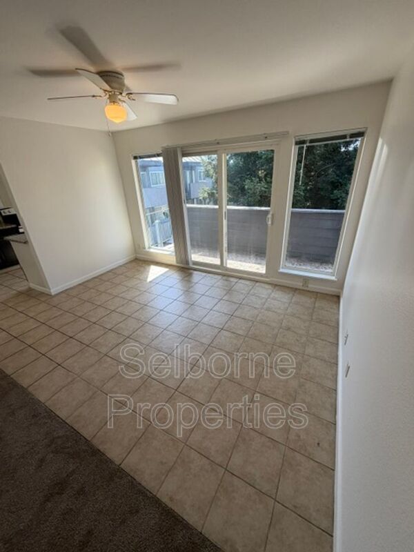 Building Photo - 407 Fairmount Ave