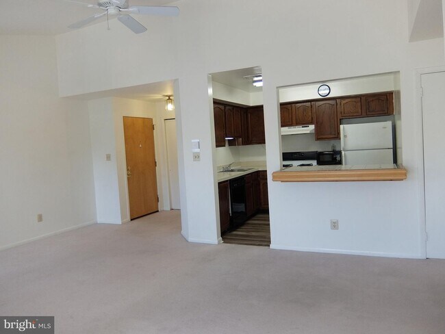 Building Photo - 309 Trinity Ct