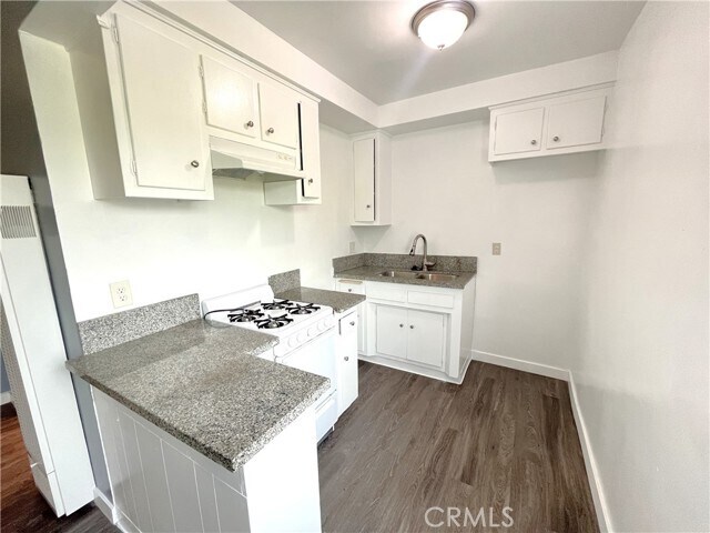 Building Photo - 4750 W Broadway