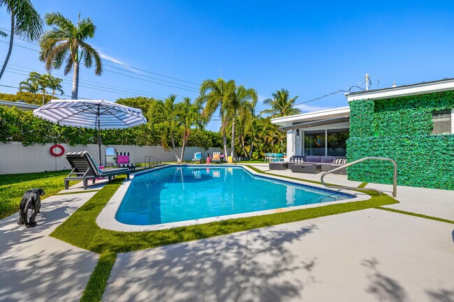 Building Photo - 1627 Seabreeze Blvd