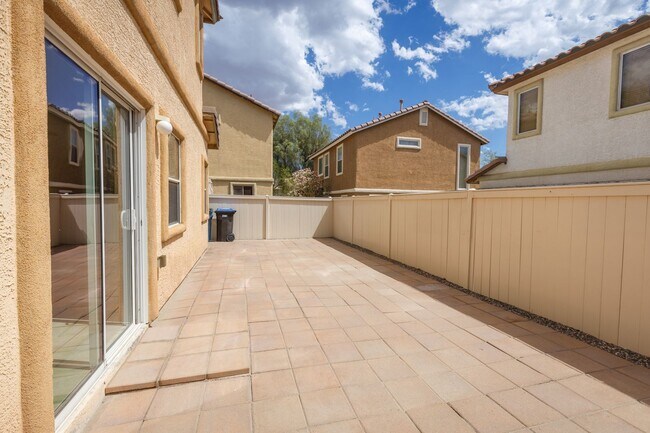 Building Photo - 3 bedroom single family home in Henderson!
