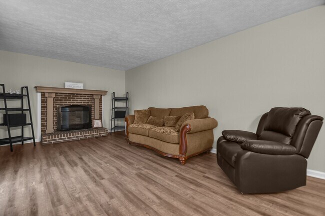 Building Photo - 6590 Bennell Dr