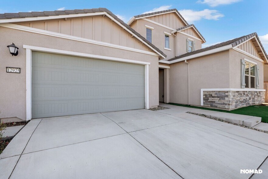 Building Photo - 12925 Knightsbrook Ave