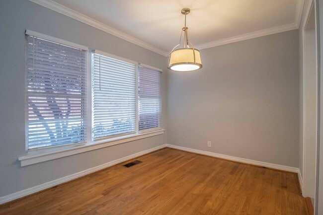 Building Photo - CHARMING 2 Bedroom, 1 Bathroom Arlington H...