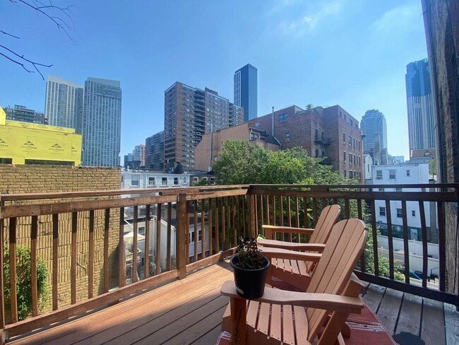 Primary Photo - 174 Grand St