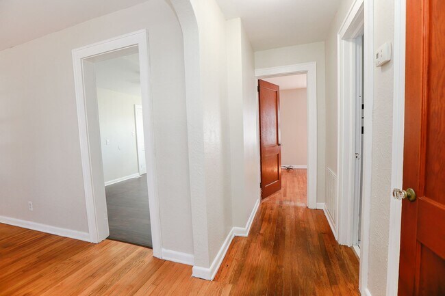 Building Photo - 9262 Coleman Ave