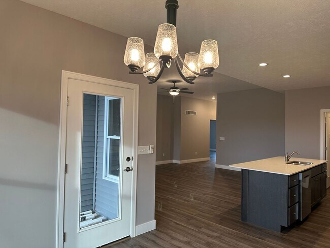 Building Photo - Castles Pines Duplex